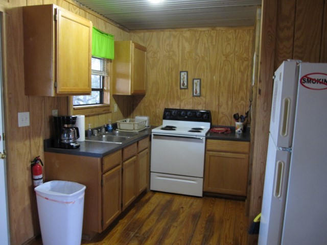Cabin 3 (1 bedroom) 1 King size bed, 1 Full size futon, 3 twin beds, sleeps up to 6.