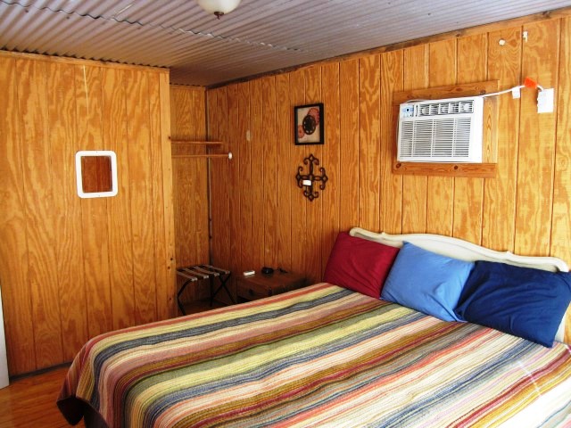 Cabin 3( 1 Bedroom ) 1 King size, 2 twin beds, sleeps up to 4.